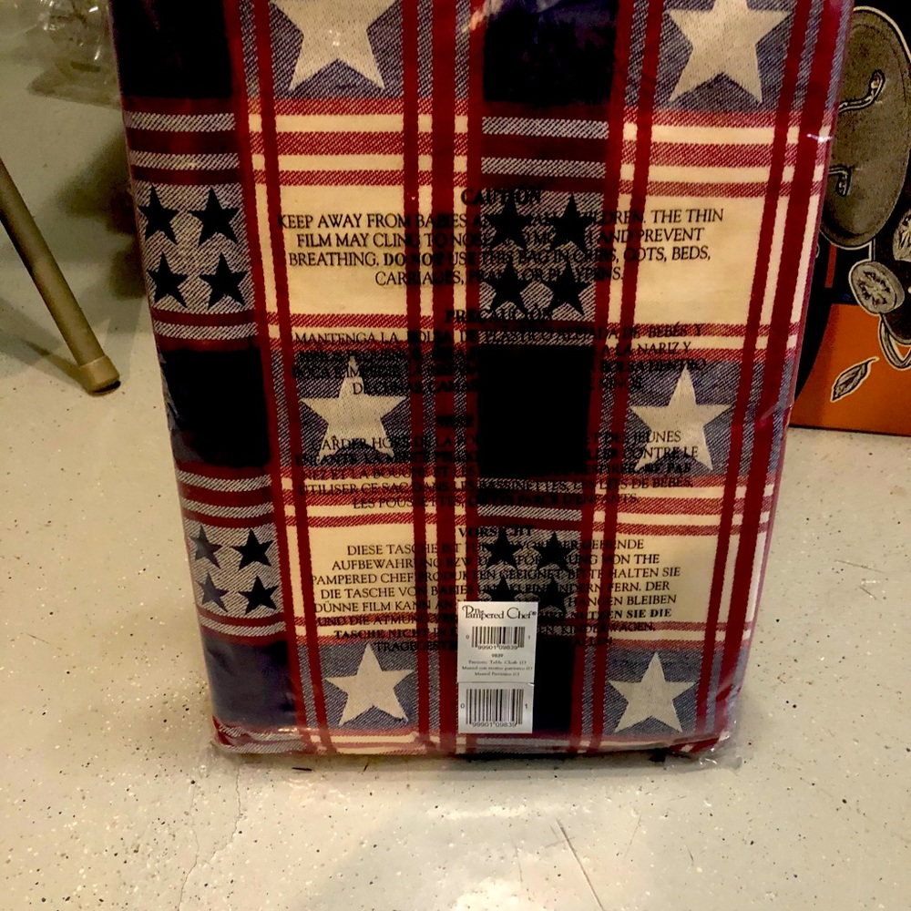 Pampered Chef brand new Patriotic table cloth